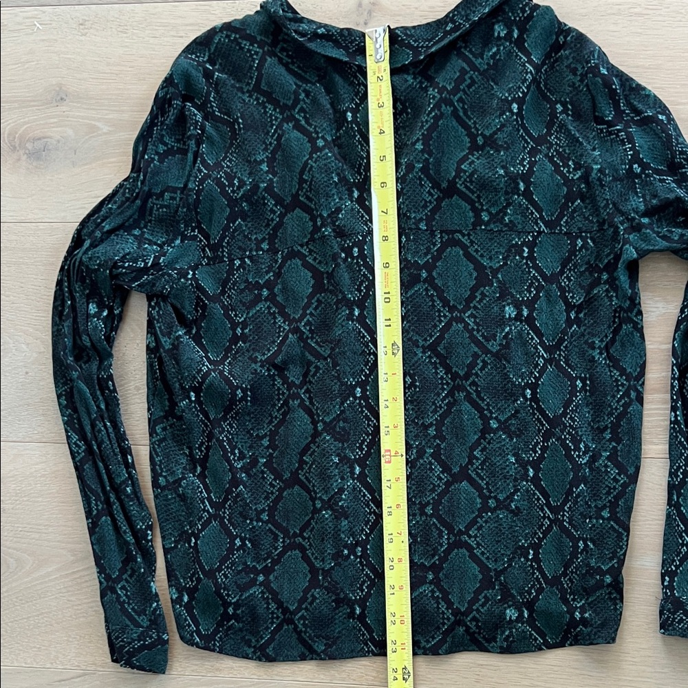 ZARA Green Black snakeskin patterned Button Down Shirt - Picture 12 of 17